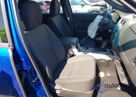 2012 Ford Escape Xlt z USA, uszkodzony, nr VIN 1FMCU9DG0CKB00536